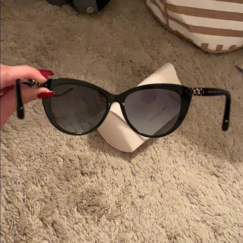 Michael Kors sunglasses - Picture 5 of 8